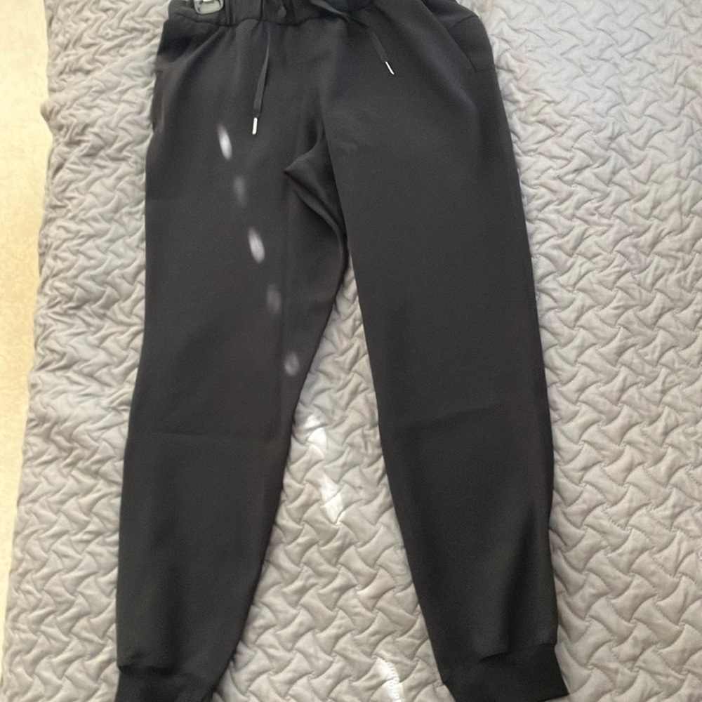 Lululemon On the Fly Jogger -Woven sz8 black